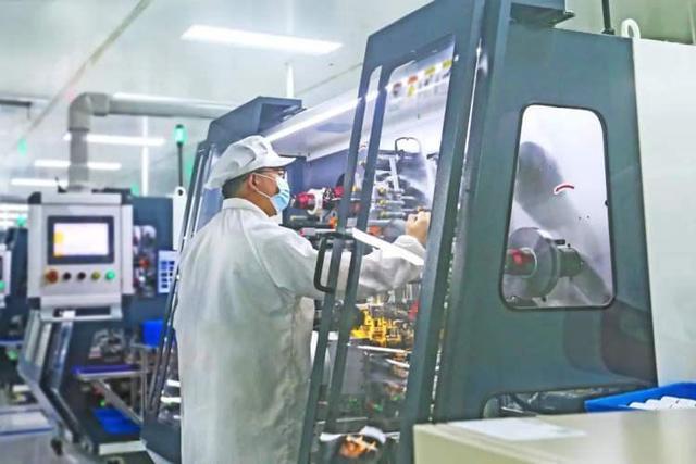 家专注于电力电子无源器件研发,生产,销售与服务的上海市高新技术企业